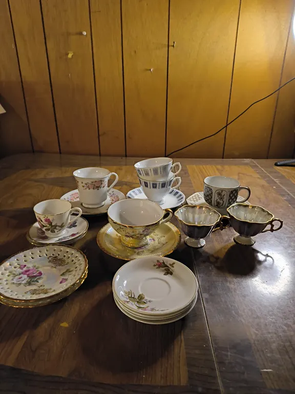 Vintage Various Tea Cups & Saucers Lot