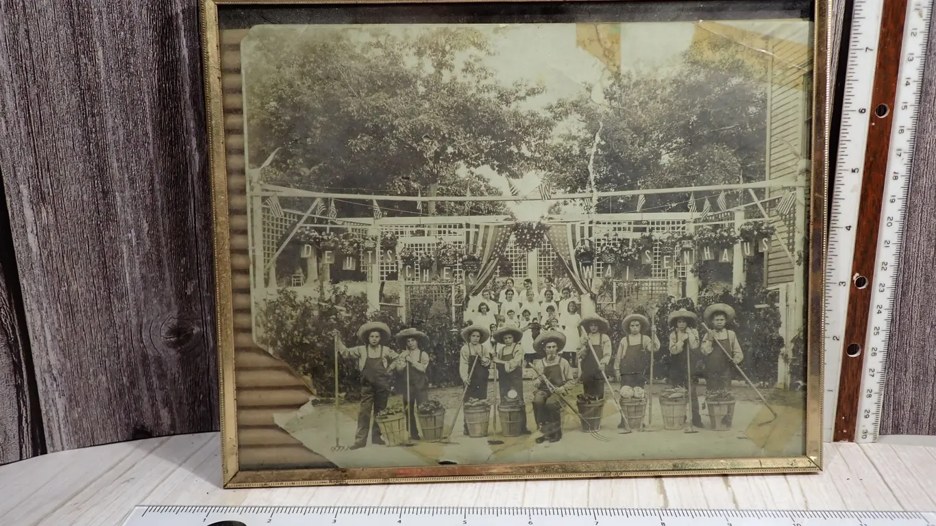 Antique c. 1910s WWI-Era German-American Orphanage Photo, "Deutsches Waisenhaus"