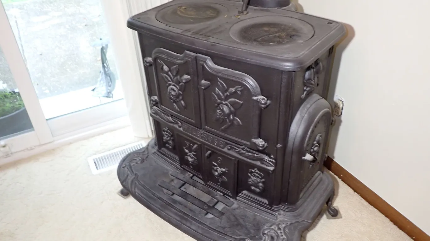 Antique Jewett & Root "Wild Rose No. 9" Cast Iron Parlor Wood Stove