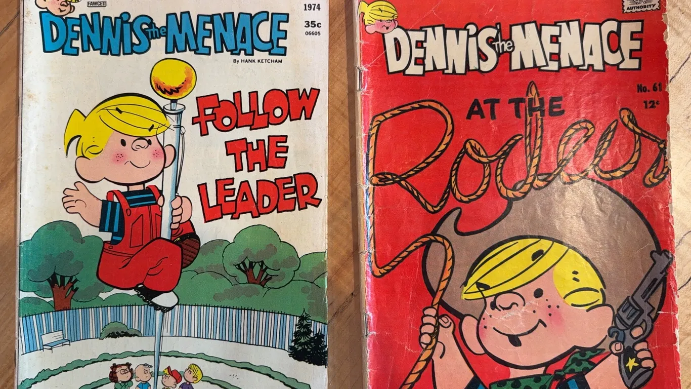 Pair of vintage Dennis the Menace comics