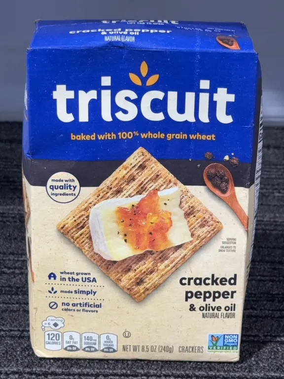 *NEW* Triscuit Cracked Pepper & Olive Oil Whole Grain Wheat Crackers - Best By: 10/2026