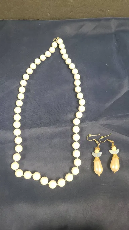White Beaded Necklace and Pair of Angel Motif Drop Earrings, Faux Pearl and Gold Tone Accents Set, N