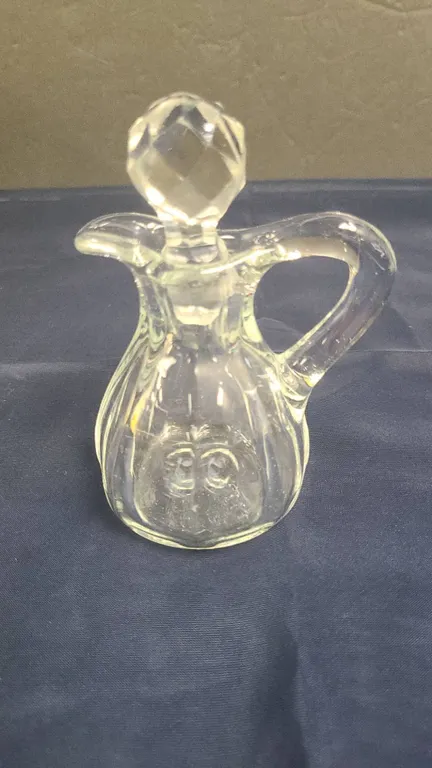 Clear Pressed Glass Cruet with Faceted Stopper and Handle, Classic Decanter Form, No Measurements Li