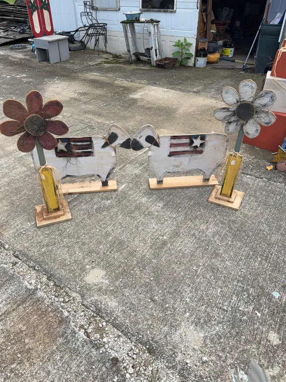 Wood, sheep, decorations, and flowers 
