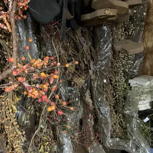 Decorative Floral Arrangements Lot
