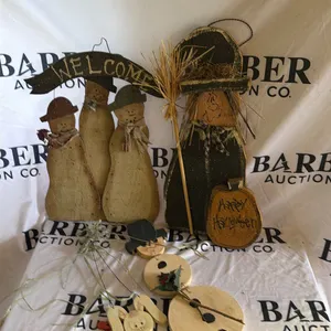 Wooden Seasonal Decor Set