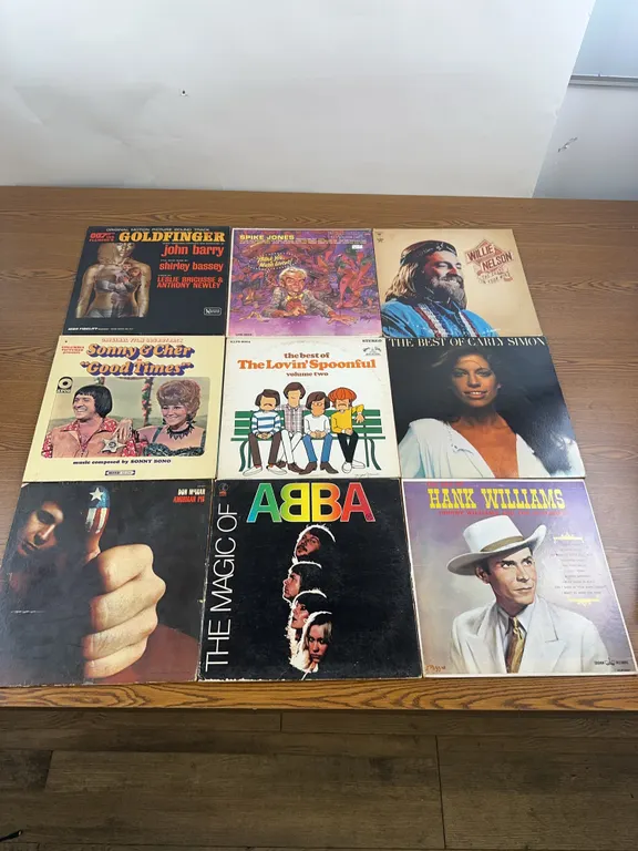 Records pop, country, rock