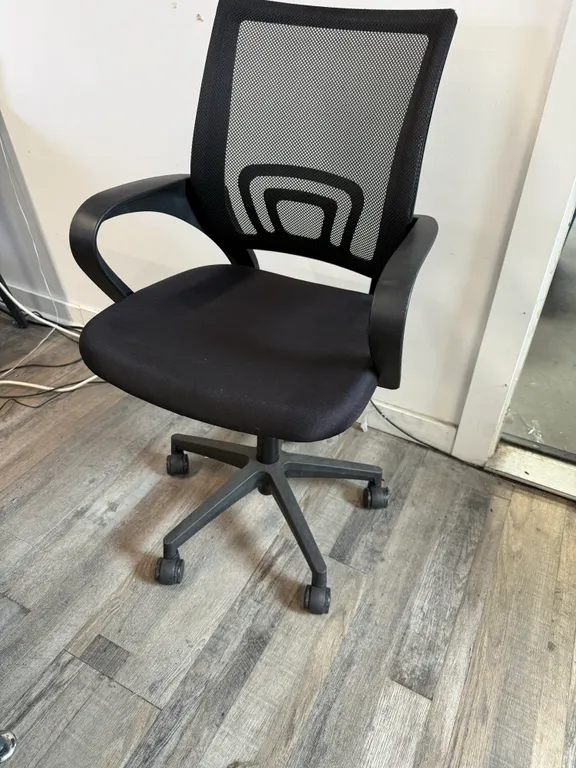 BACK TO SCHOOL PRO OFFICE CHAIR