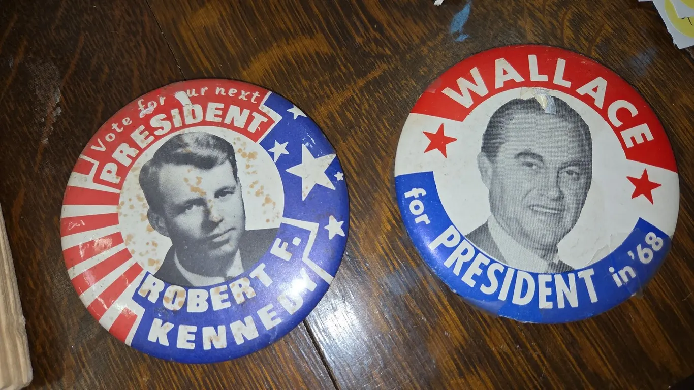 2 President pins