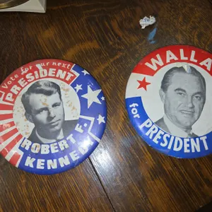 2 President pins
