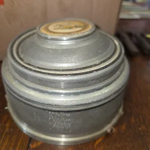 1930s Aluminum Powder Puff Wind Up Music Box Courting Couple WORKS #10