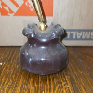 Insulator penholder
