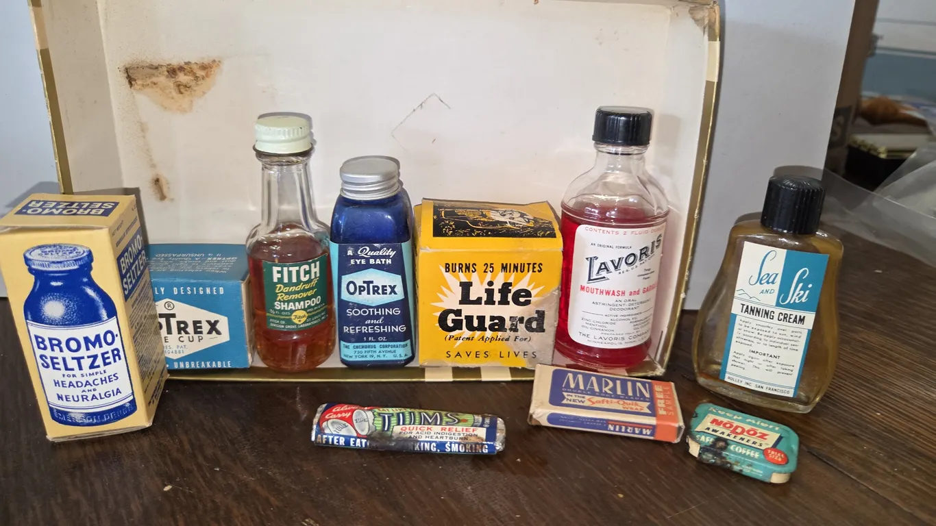 Vintage bathroom items