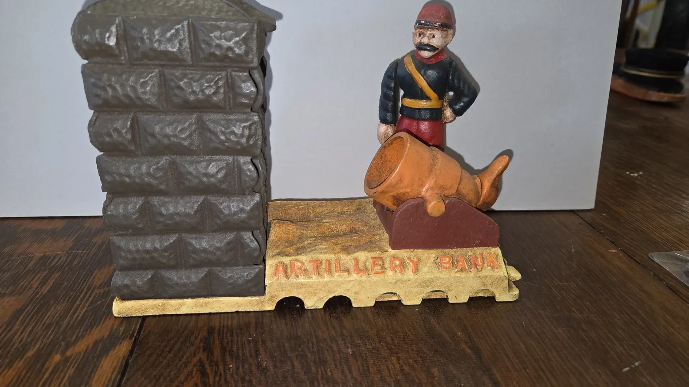 Vintage Cast Iron Penny Bank Artillery Cannon, great condition