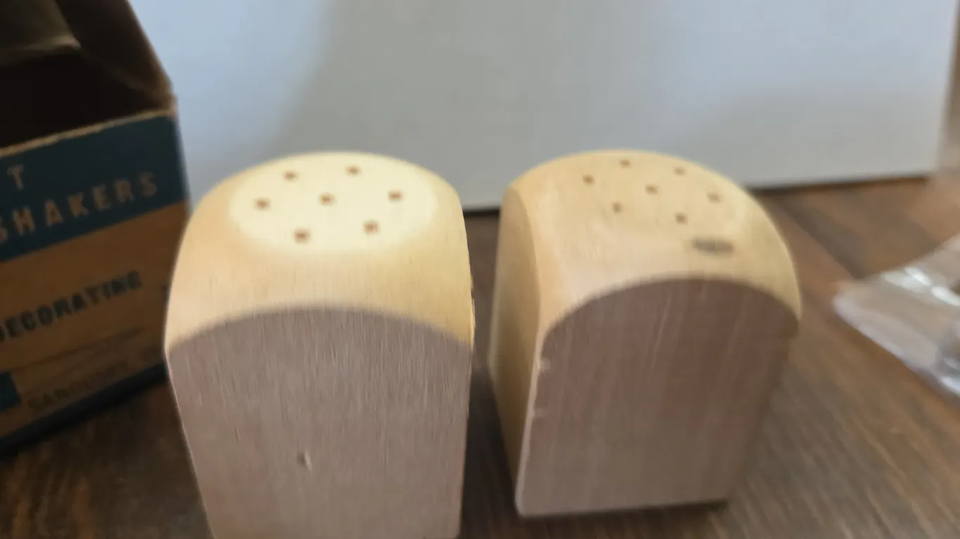 Salt & pepper wooden shakers