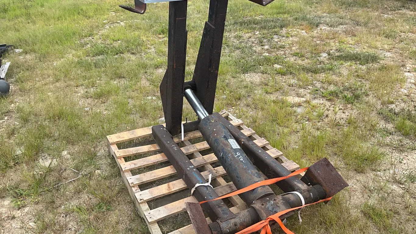 FORD 9 TON DUMP CYLINDER