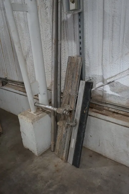 Concrete Bull Float with Broom/Texturing Attachment