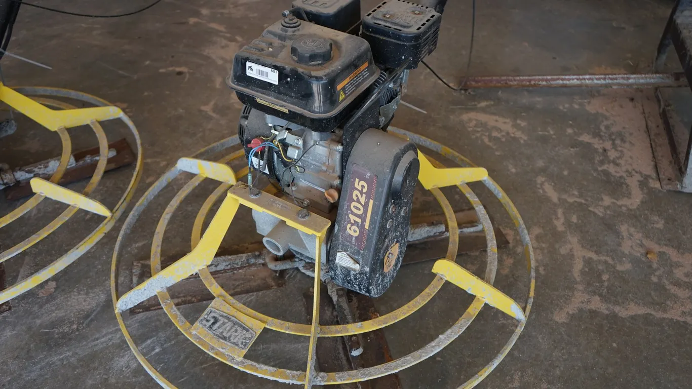Stark 61025 Gas Powered Walk Behind Power Trowel