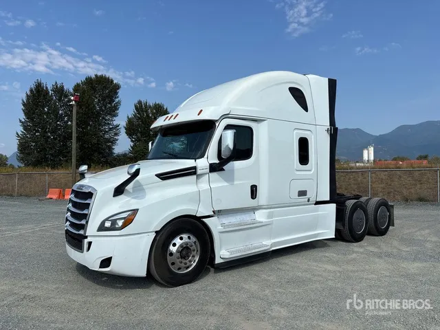 2019 Freightliner Cascadia 6x4 T/A Sleeper Truck Tractor