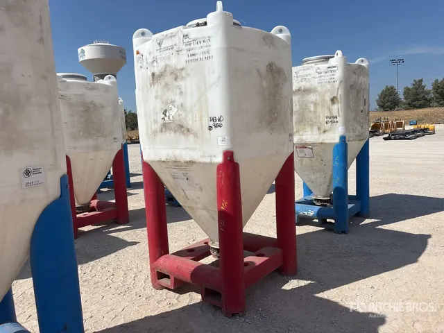 Snyder Flowmaster Plastic Hopper