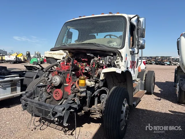 2015 Freightliner M2 106 4x2 S/A Day Cab Truck Tractor (Inoperable)