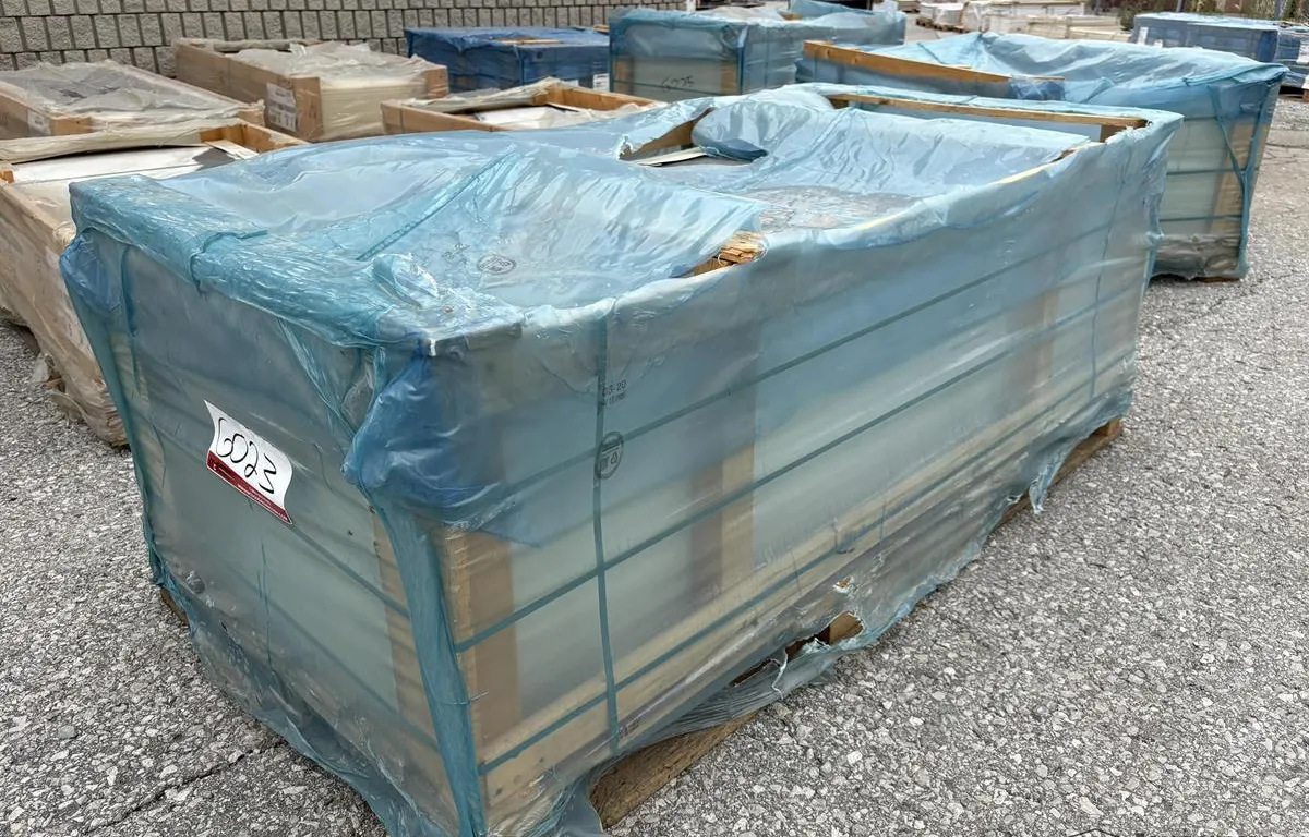 (38) LivelloTech Royal Bronze Porcelain Tiles 30" x 70"
UNRESERVED
