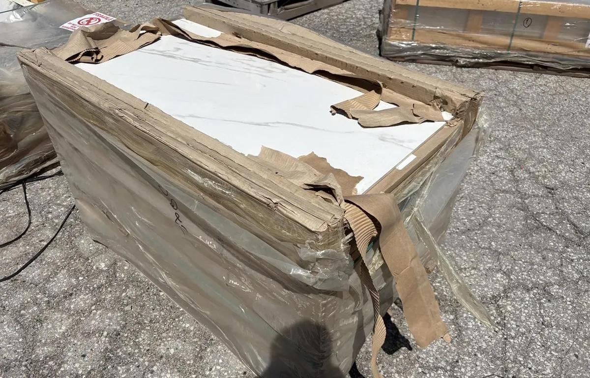 Pallet of White & Grey Porcelain Tiles
UNRESERVED