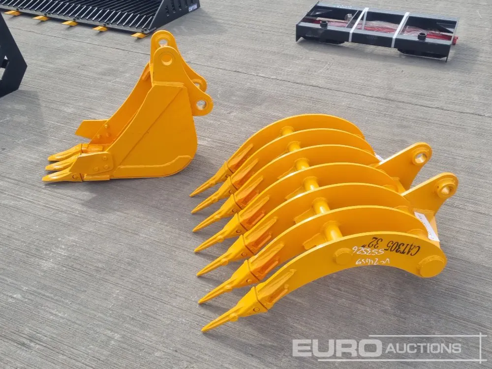 Unused 2026 Captok 32" Rake, 12" Digging Bucket 45mm Pin to suit 4-6 Ton Excavator