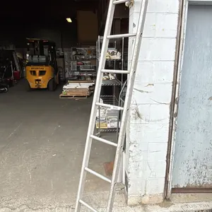 7' ALUMINUM LADDER