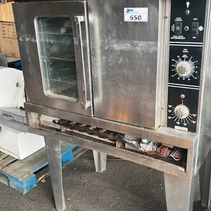 GAS POWERED DOUBLE DOOR CONVECTION OVEN *DOORS ARE STIFF/DON'T OPEN COMPLETELY*