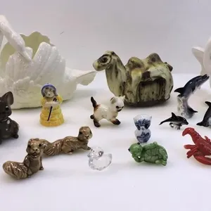 ASSORTED FIGURINES