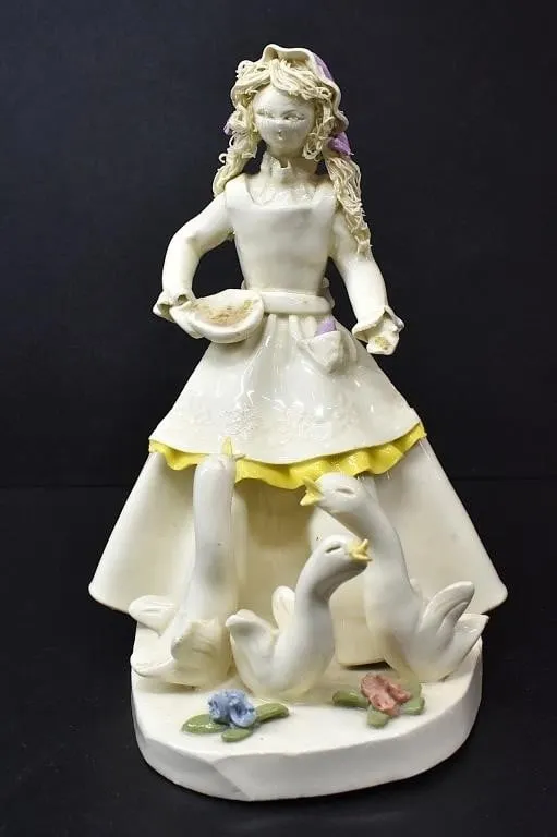 SIGNED ELFRIEDE MEINDL FIGURINE