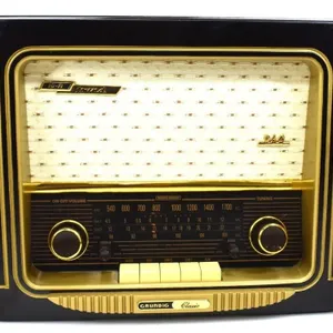 GRUNDIG CLASSIC AM/FM/SW STEREO TABLE RADIO