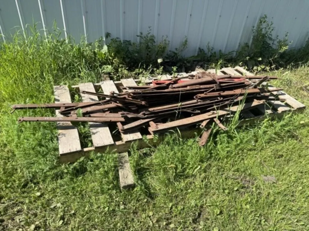 Pallet of Metal 3 Horse Eveners