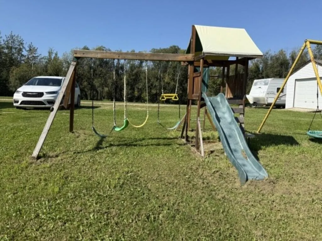Swing Set (4 Seats, Wood Frame) c/w