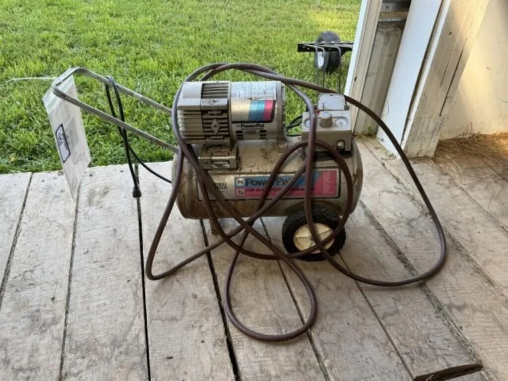 Portable Campbell Hausfeld 3/4hp Air Compressor