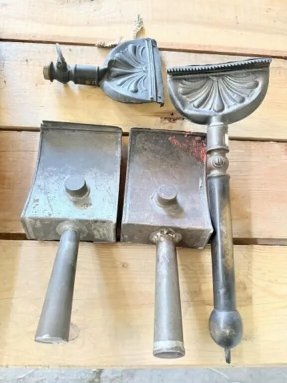 4 Singer Combs