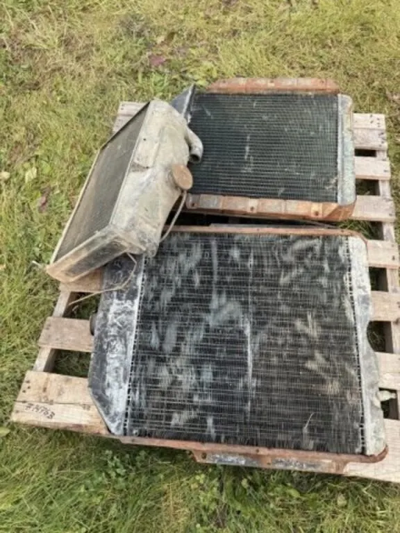 Pallet c/w 3 Radiators