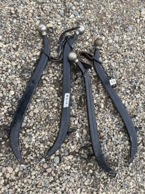 4 Black Hames