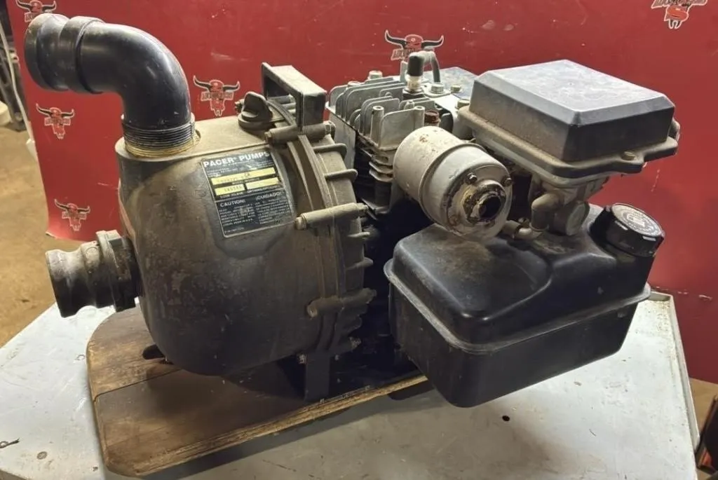 Pacer 2� Water Pump. Untested. Loose & Turns