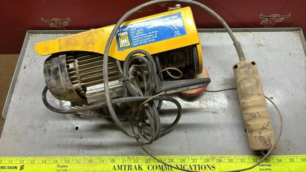 440lb Cable Hoist. Untested.