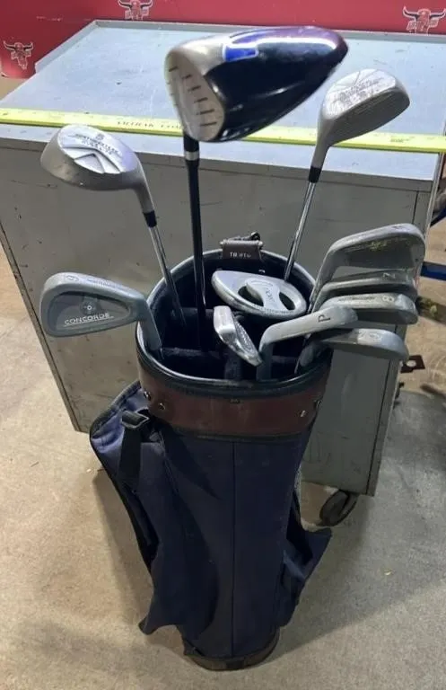 Right Handed Golf Clubs, and Bag