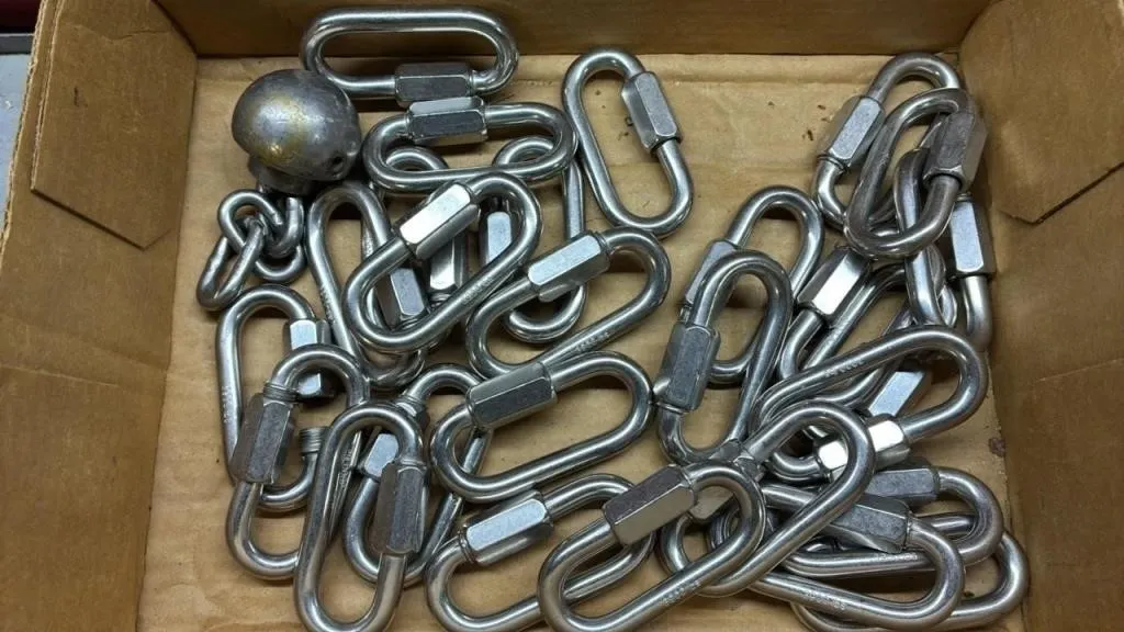 Tray Of 3.5� Chain Loops.