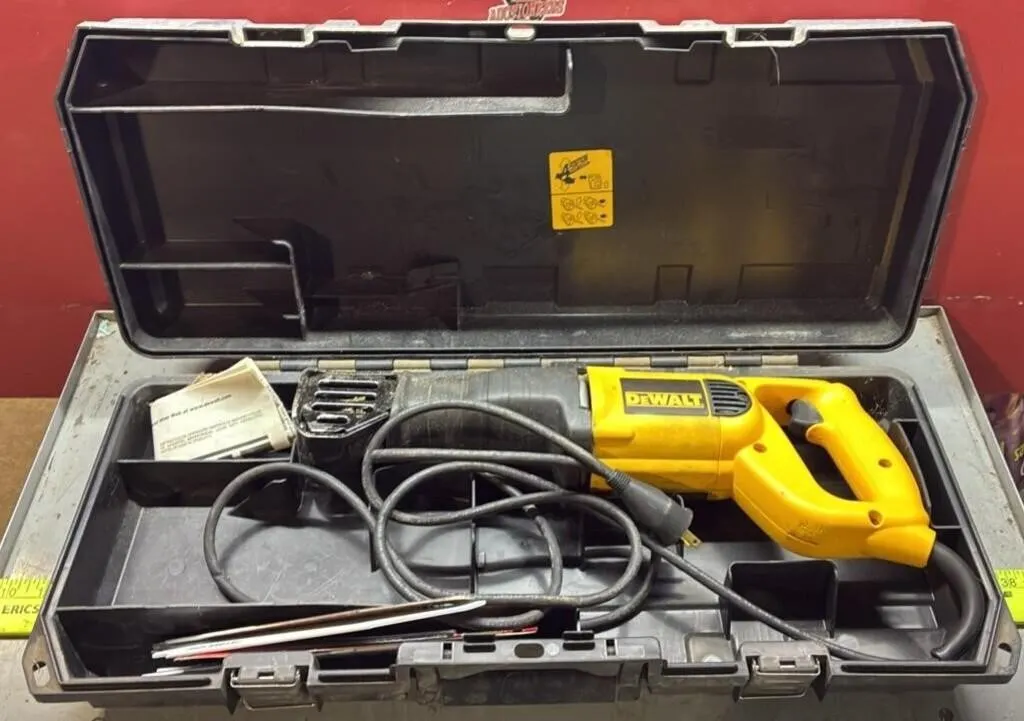 DeWalt Reciprocating Saw & Blades.