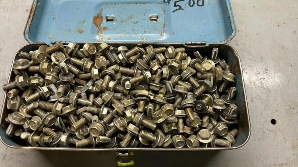 Small Toolbox w/Bin Bolts