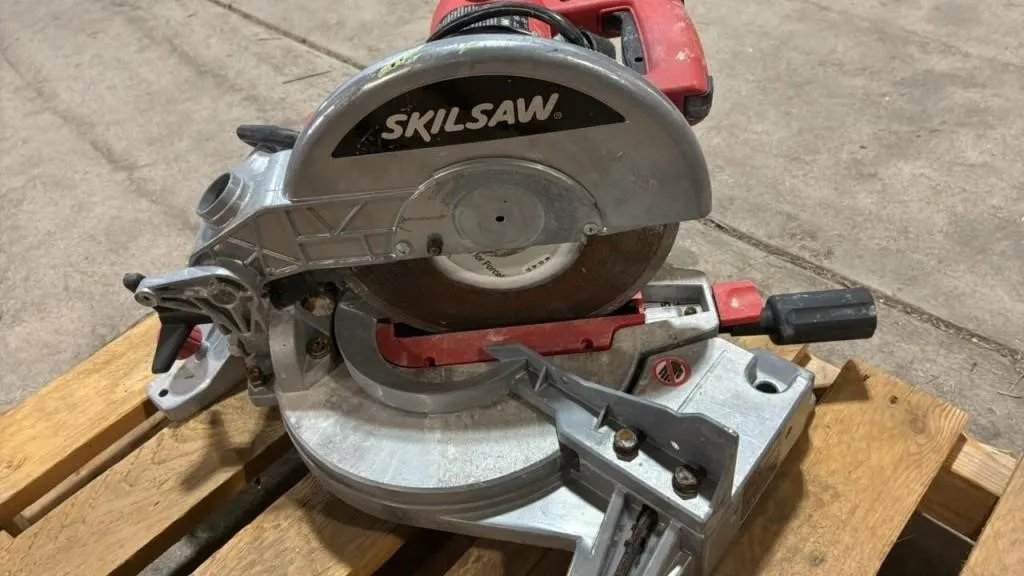 Skil 10� Compound Mitre Saw.
