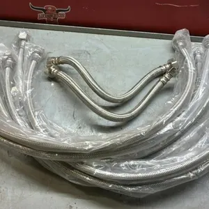 7, 24� Water Line Connectors & 2 Toilet