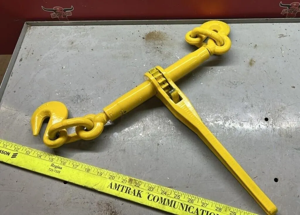 Unused Ratchet Chain Boomer