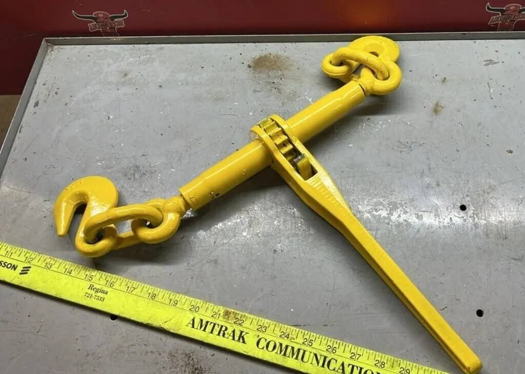 Unused Ratchet Chain Boomer