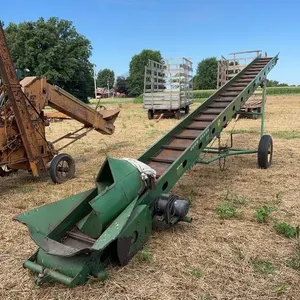 John Deere 300 Elevator